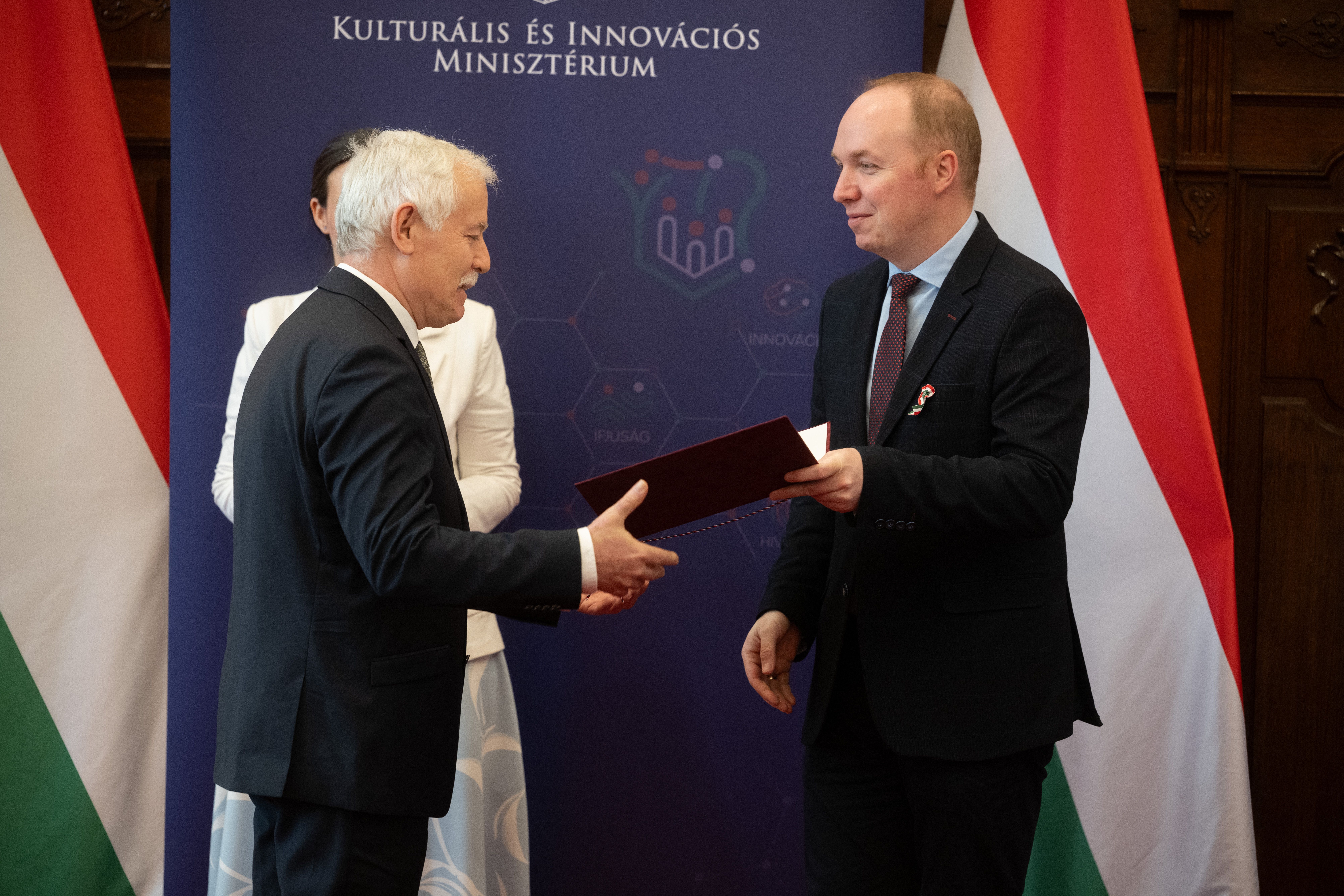 26.03.18-miniszteri elismero oklevelek 70.jpg